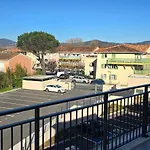 Apartmán For 2 With Balcony Cogolin