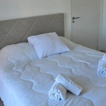 For 2 With Balcony Cogolin