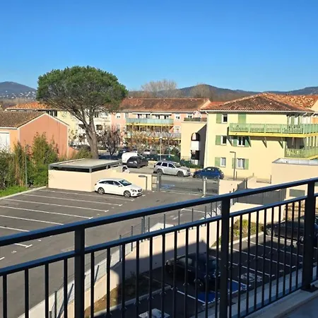 Apartment For 2 With Balcony Cogolin