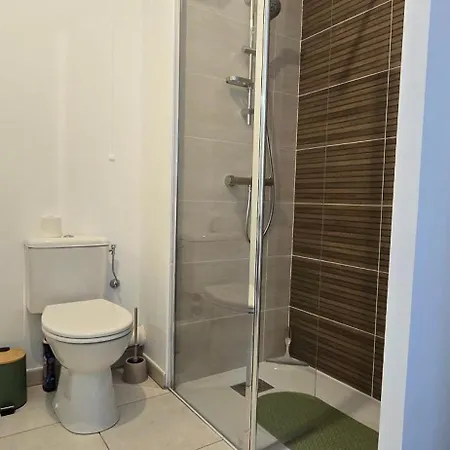 For 2 With Balcony شقة