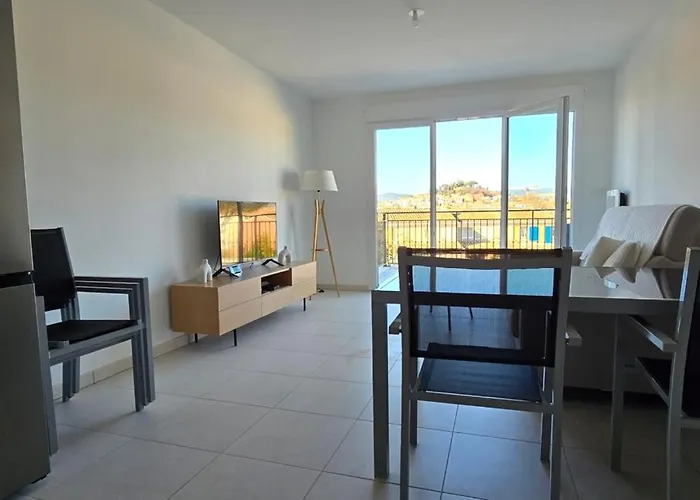 Appartement For 2 With Balcony