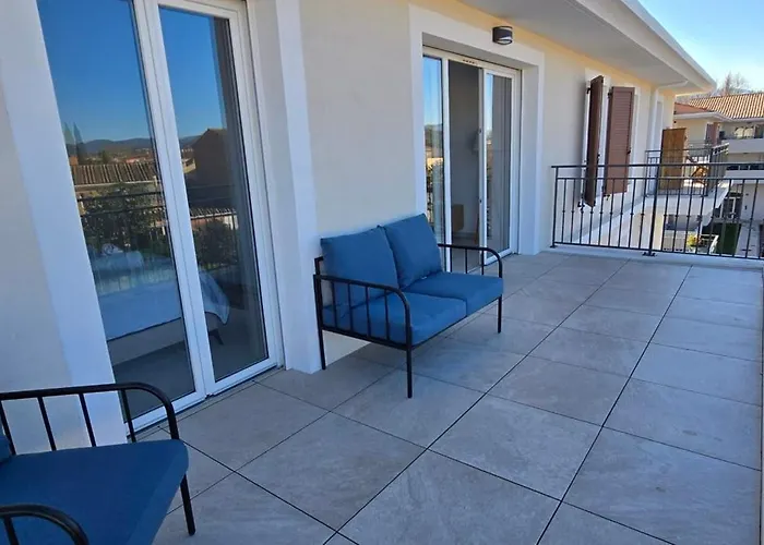 Appartement For 2 With Balcony