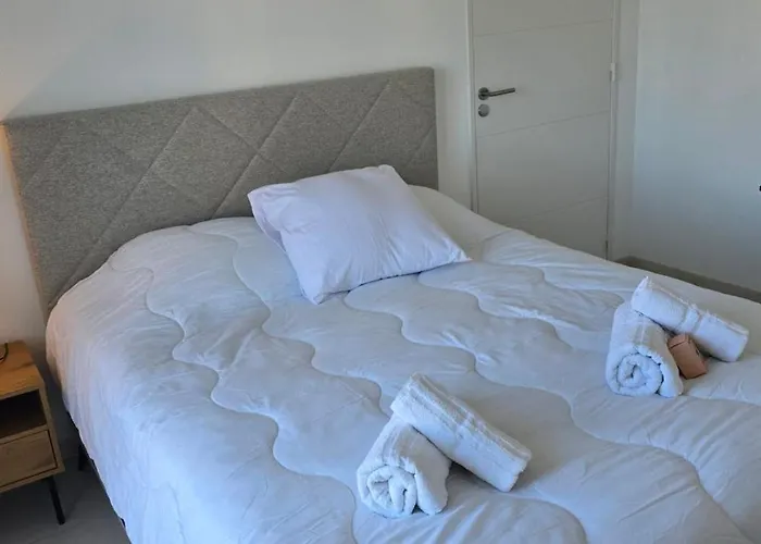 For 2 With Balcony *