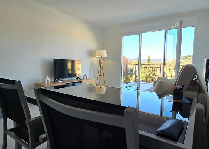 For 2 With Balcony Cogolin