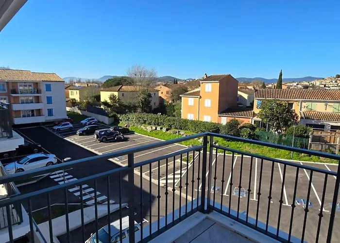 For 2 With Balcony Cogolin